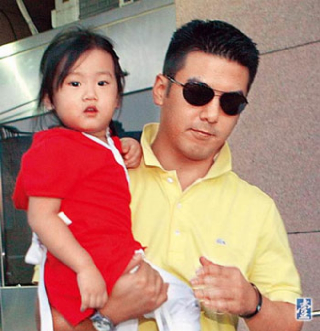 Tôn Chí Hạo đưa con gái ra nước ngoài nhằm ngăn cách với vợ.