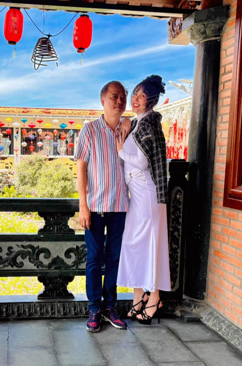 Sao Việt 24h: Hoa hậu Hà Kiều Anh và bố dượng thứ 2 chụp ảnh tình cảm ở Mỹ, thân thiết như ruột thịt - 10