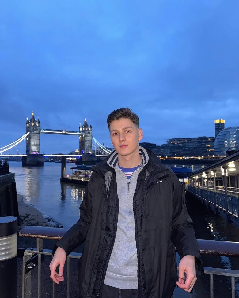 ...và bạn trai tin đồn hiện tại.