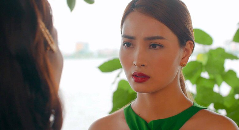 Nhân vật Trang bị đông đảo khán giả ném đá trên mọi mặt trận.