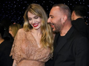 Giải trí - Angelina Jolie tự "chữa lành" sau ly hôn, kết bạn với người quyền lực để lên "kế hoạch trả thù" Brad Pitt