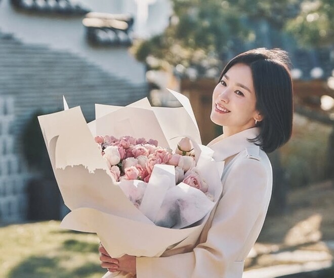 Song Hye Kyo tham gia chương trình You Quiz on the Block của tvN.