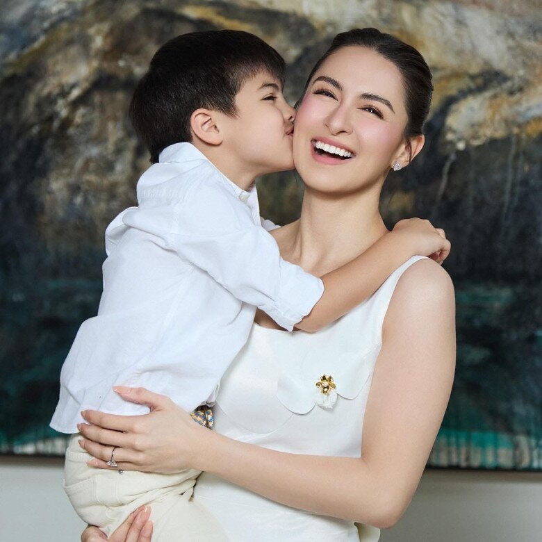 Những khoảnh khắc đẹp như mơ với chiếc váy giá rẻ của nhà mốt Việt được Marian Rivera đăng tải.