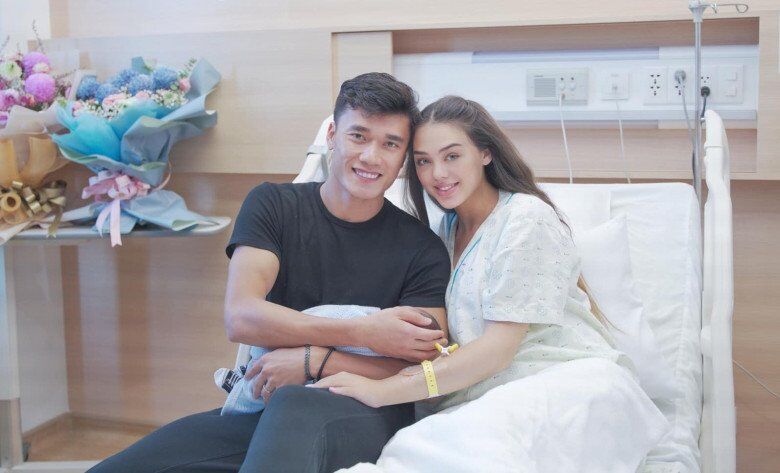 Thủ môn Tiến Dũng luôn nhớ mãi khoảnh khắc con yêu chào đời.