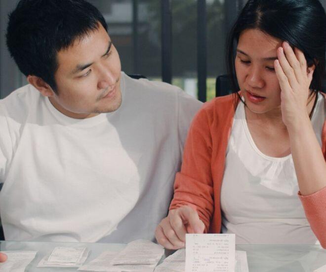 Để có tiền lo cho vợ con, tôi phải làm việc từ sáng sớm đến tối muộn mới về. (Ảnh minh họa)