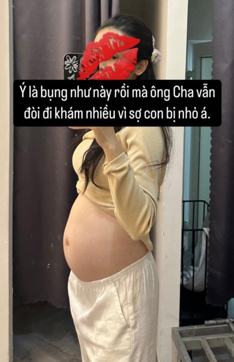 Bụng nữ diễn viên đã nhô khá cao.
