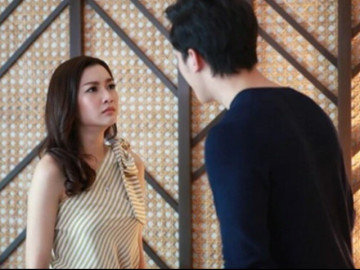 Vô tình thấy con rể ném tiền vào người vợ, tôi tức giận đuổi con gái ra khỏi nhà