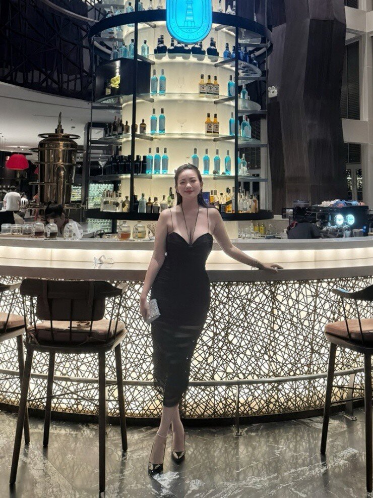 Ngoại hình nuột nà, 3 vòng chuẩn chỉnh ở hiện tại của vợ đại gia Đức An sau khi giảm thành công gần 25kg.