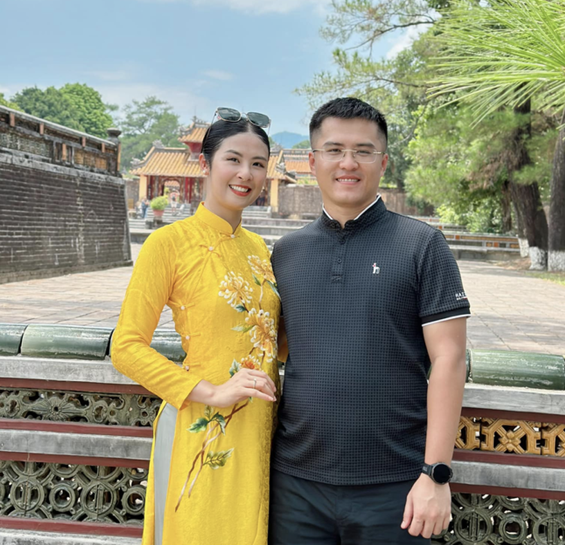 Ông xã luôn đồng hành cùng Ngọc Hân trong giai đoạn đặc biệt.