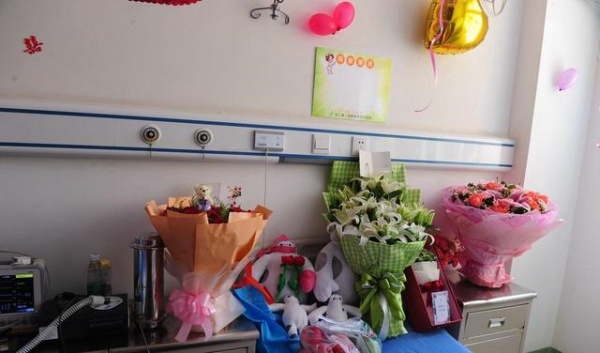 Hoa có đẹp đến mấy, hãy để dành cho những dịp khác.