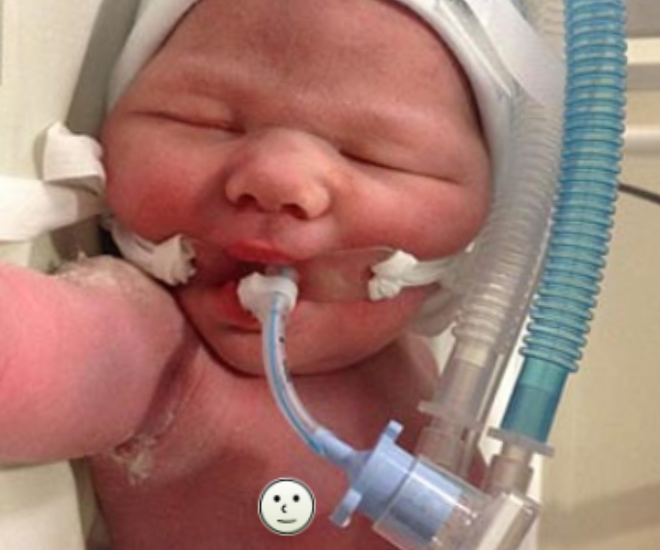 Người mẹ run rẩy khi nghe tin xấu về con.