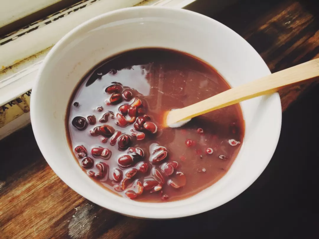 Bữa xế: Chè đậu đỏ.