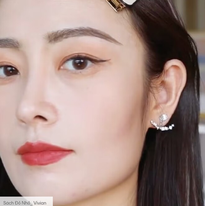 4 lỗi khi trang điểm khiến bạn trông như tăng thêm chục tuổi, người có gương mặt vàng cũng khó cân được - 4