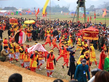 Việt Nam có một lễ hội rước cậu nhỏ từng gây tranh cãi, du khách đến xem ai cũng ngượng đỏ mặt nhưng mang ý nghĩa sâu xa