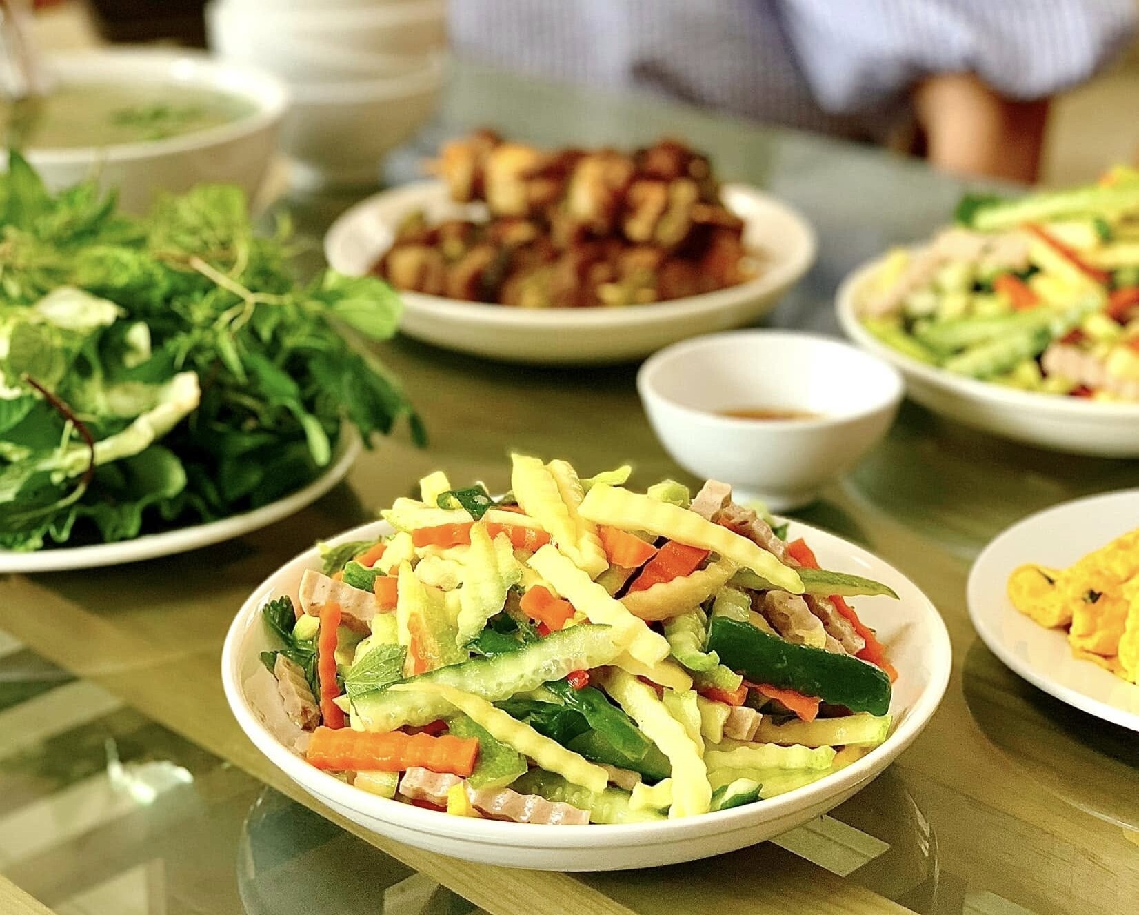 7X chia sẻ loạt bữa ăn nấu cho đồng nghiệp ở cơ quan, mâm nào cũng ngon miệng đầy ắp như cơm nhà - 5