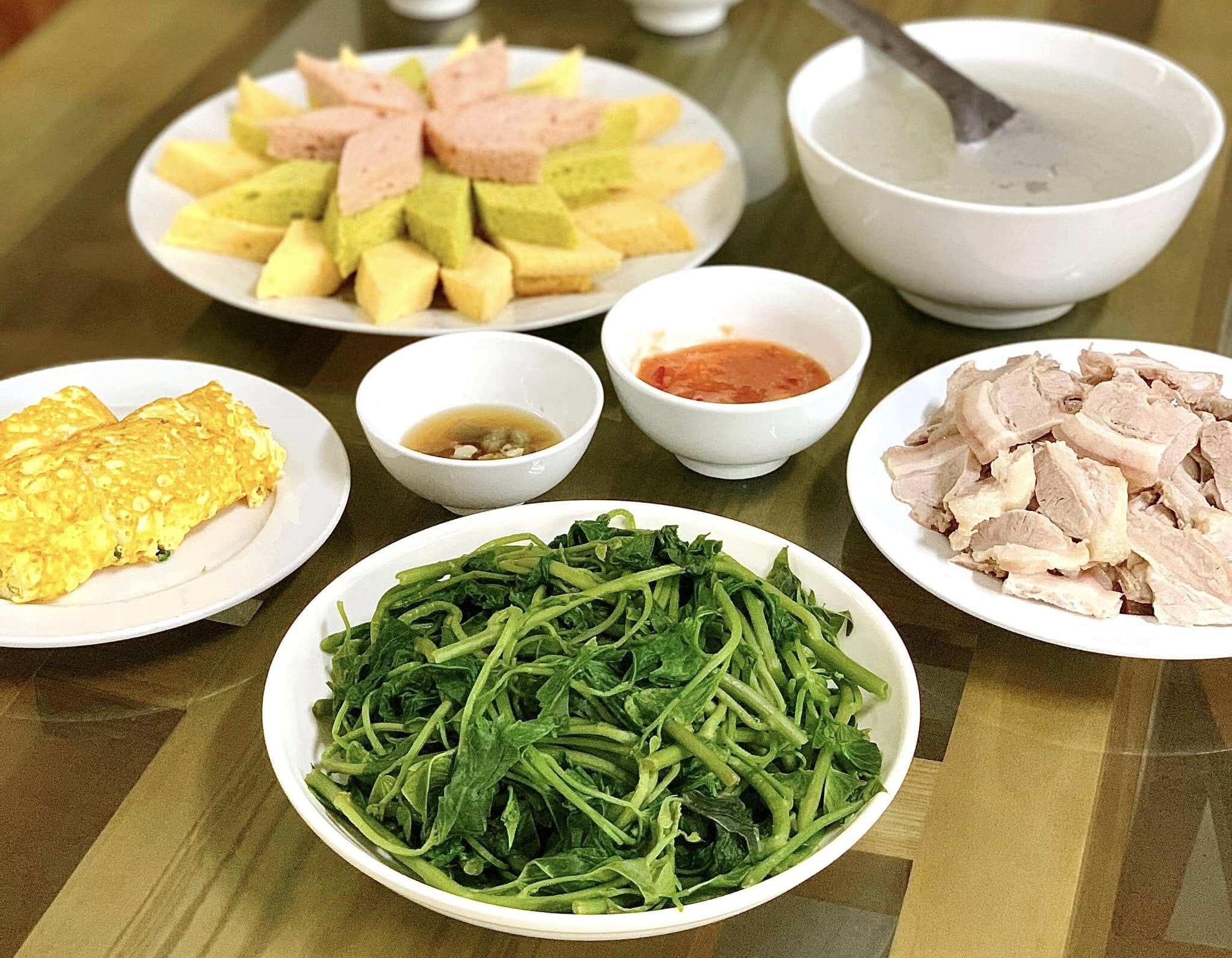 7X chia sẻ loạt bữa ăn nấu cho đồng nghiệp ở cơ quan, mâm nào cũng ngon miệng đầy ắp như cơm nhà - 15