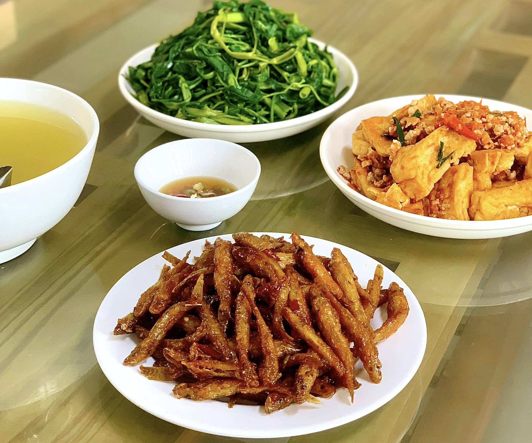 7X chia sẻ loạt bữa ăn nấu cho đồng nghiệp ở cơ quan, mâm nào cũng ngon miệng đầy ắp như cơm nhà - 11