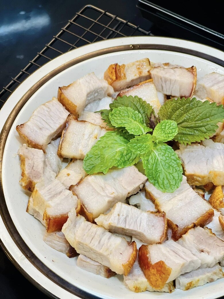 Ba chỉ ngâm bia nướng, cuốn rau thơm rồi chấm tương ớt, nghĩ thôi đã thèm chảy nước miếng - 6