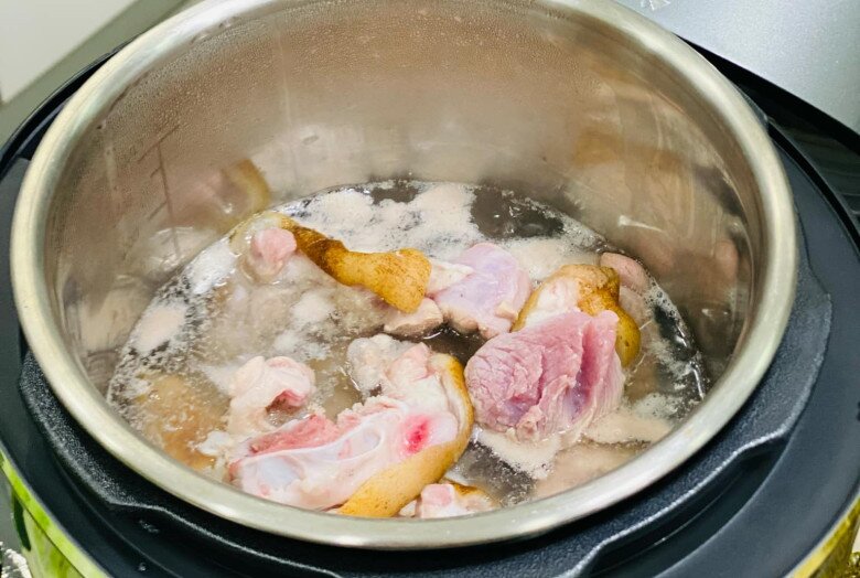 Chỉ một thay đổi nhỏ, bún chân giò trở thành món ăn mới lạ ai cũng muốn thử! - 4