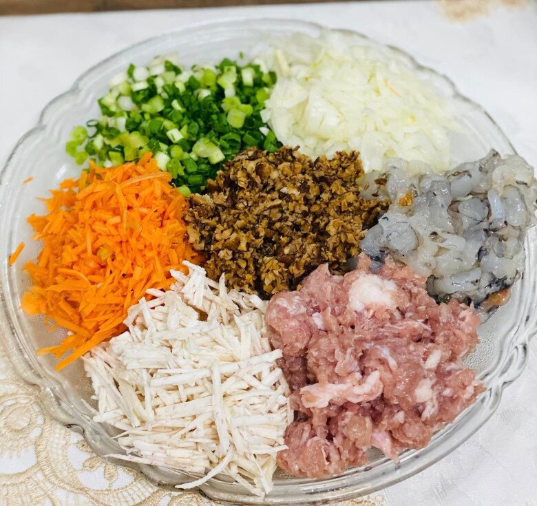 Mẹ đảm làm nem rán kiểu miền Nam không cần đến trứng nhưng vẫn giòn ngon, nhân kết dính như thường - 2