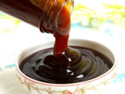 Bếp Eva - Những sai lầm nhiều người mắc khi sử dụng dầu hào, bảo sao món ăn chưa ngon, còn làm mất màu rau củ quả