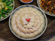 Bếp Eva - Thích ăn thịt luộc mà khi làm hay bị hôi, màu xỉn, nhớ 3 điều này thịt thơm nức, trắng ngon nhìn chỉ muốn chấm mắm ngay