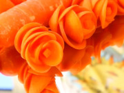 Bếp Eva - Cách tỉa hoa cà rốt đơn giản nhưng trang trí rất đẹp, người vụng mấy cũng làm được