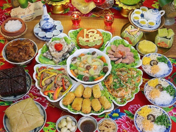 Chị em chia sẻ mâm cỗ cúng Rằm tháng Giêng đẹp lung linh, ngập tràn mạng xã hội