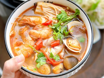 Mê say trong vị chua cay của bún Thái hải sản: Cực cuốn lưỡi lại quá dễ làm