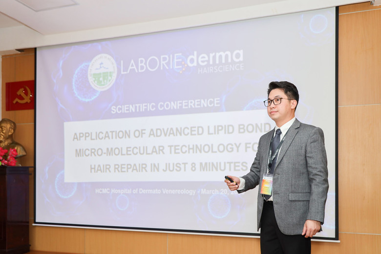 Ông Lại Nam Hải - Giám đốc nghiên cứu sáng tạo công nghệ mới MOONSHOT Biotech (Singapore), chia sẻ kết quả nghiên cứu khoa học của công nghệ Lipid Bond.