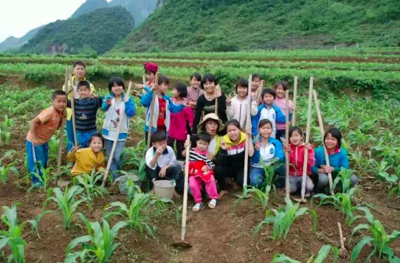 Bỏ lại phố thị, người phụ nữ về vùng núi sâu, dành nửa cuộc đời xây dựng “ngôi nhà yêu thương” cho trẻ em nghèo - 4