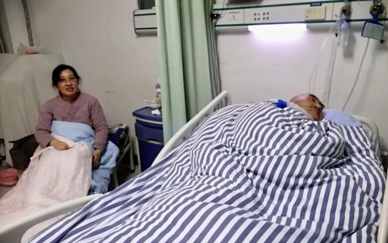 Con gái túc trực chăm cha sống thực vật, điều kỳ diệu đã đến sau 1035 ngày đêm - 2