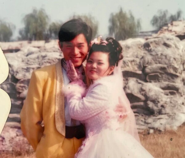 Ảnh cưới của Zhao Jinqian và Song Mei