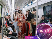 Tin tức - Cặp đôi bỗng nổi như cồn vì hành động đáng yêu trên tàu điện: “Lan tỏa hạnh phúc trên mọi nẻo đường”