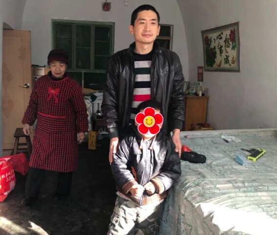 Bà Hồ Hỉ Trân luôn dạy Diệu Diệu về lòng tốt và sự biết ơn. 