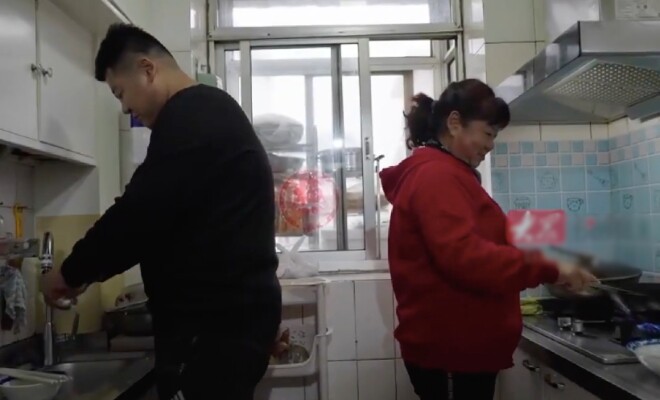 “Từ nay con sẽ là con trai của cô chú”, câu nói tưởng đùa mà người đàn ông đã kiên trì suốt 12 năm - 2