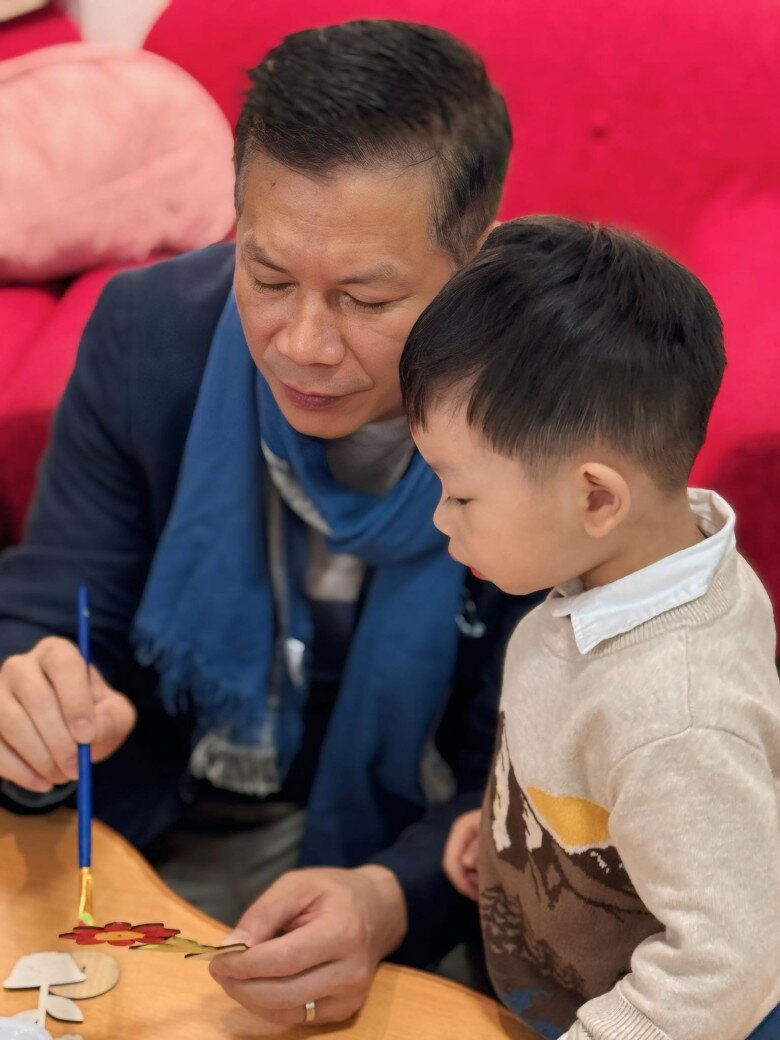 Vị doanh nhân trở thành ông bố đông con.