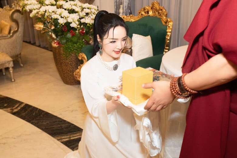 Căn biệt thự của Hoa hậu Giáng My không chỉ là một không gian sống, mà còn là nơi lưu giữ những giá trị nghệ thuật, văn hóa và tình cảm gia đình.