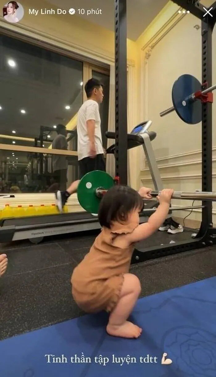 Trong đó có nhiều tiện ích như bể bơi, phòng tập gym tại gia... đáp ứng những nhu cầu khác nhau của các thành viên trong gia đình.