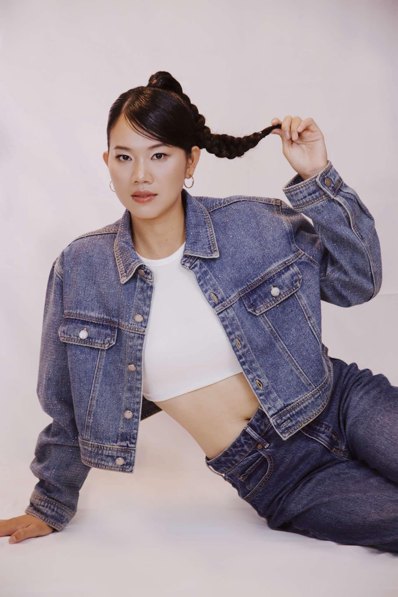 Nữ vận động viên xuất hiện như một người mẫu chuyên nghiệp trong những bộ ảnh.