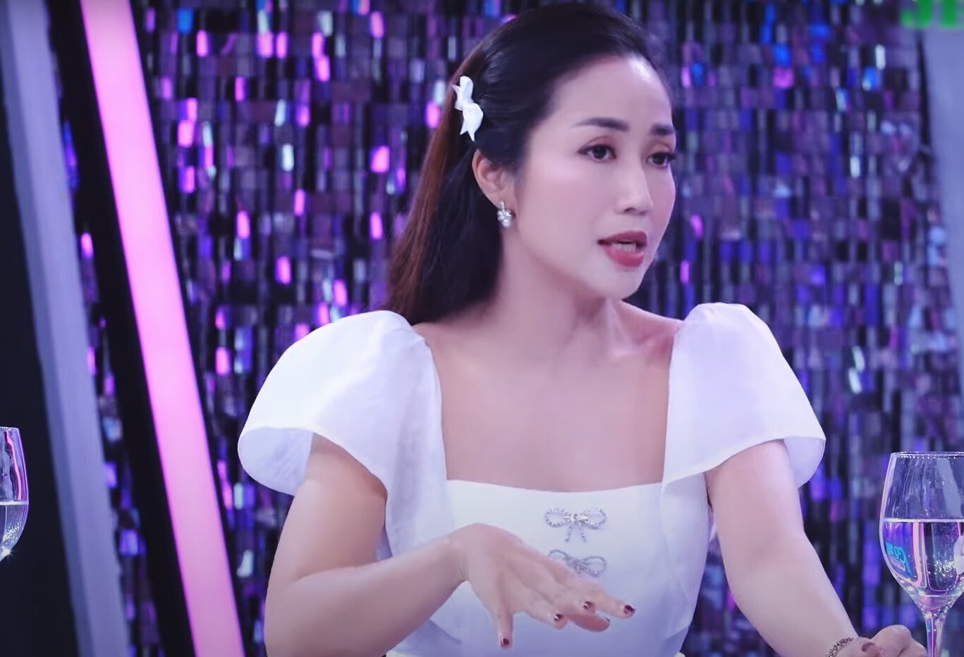 Nữ MC nhắc đến chuyện báo hiếu mẹ ruột, mẹ chồng.