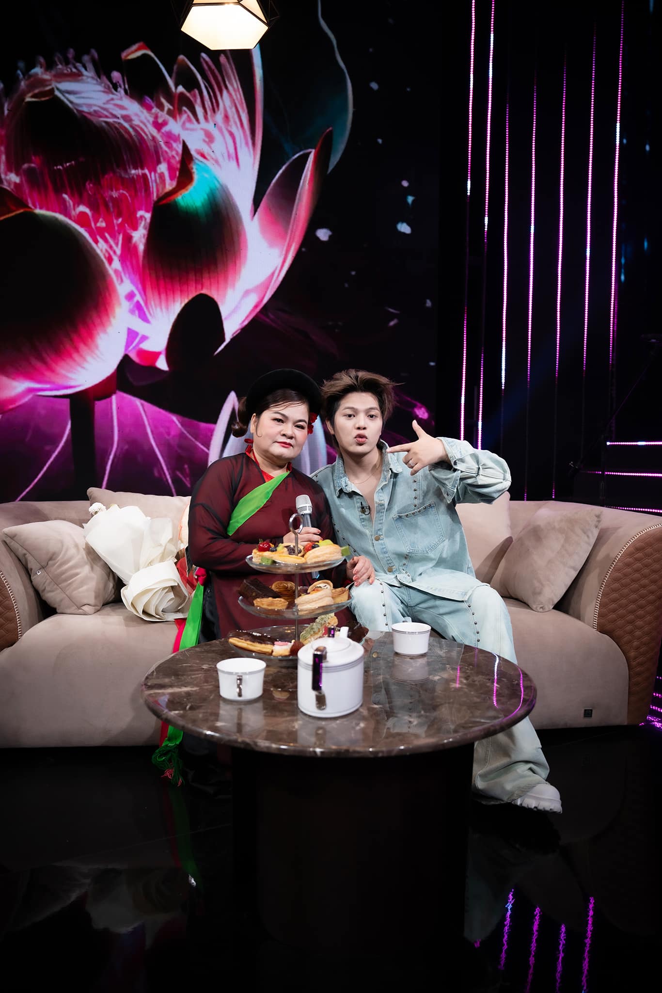 Chị Nghĩa xúc động khi con luôn nói yêu mẹ nhất trên đời.