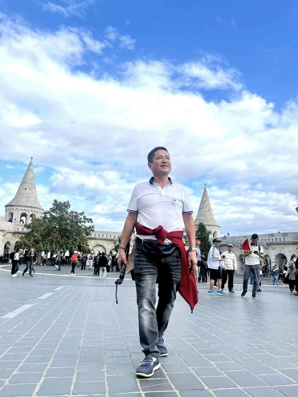 Chí Trung có cuộc sống thoải mái ở tuổi 64.