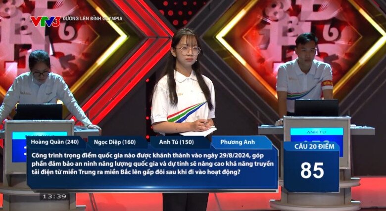Phương Anh đã không có câu trả lời nào đúng ở phần thi Về đích của mình. Hoàng Quân 2 lần bấm chuông nhưng đều không có đáp án chính xác và liên tục bị trừ điểm. 