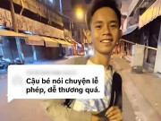 Tin tức - Gặp cậu bé bán dừa xiêm giữa đêm, người phụ nữ có hành động đẹp, gương mặt cậu rạng rỡ hẳn lên 