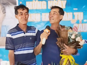 Tin tức - Cặp song sinh thất lạc lúc 2 tuổi, tưởng đã mất một người vì bệnh tật, 57 năm sau xảy ra chuyện không ngờ