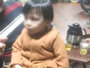 Tin tức - Bé trai bị mẹ bỏ rơi trong đêm kèm lá thư nhờ "cứu cháu bé"