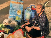 Tin tức - Gặp cụ bà ngồi bán hàng giữa đêm khuya, nam thanh niên có hành động đẹp khiến bà xúc động rơi nước mắt
