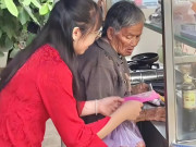 Tin tức - Thương cụ bà bán bánh mì chẳng ai mua, cô gái trẻ đã làm điều đặc biệt, nhưng bất ngờ hơn là thái độ của bà