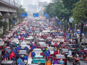Tin tức - Nồm ẩm, trời mù kèm mưa khiến giao thông Hà Nội rối loạn